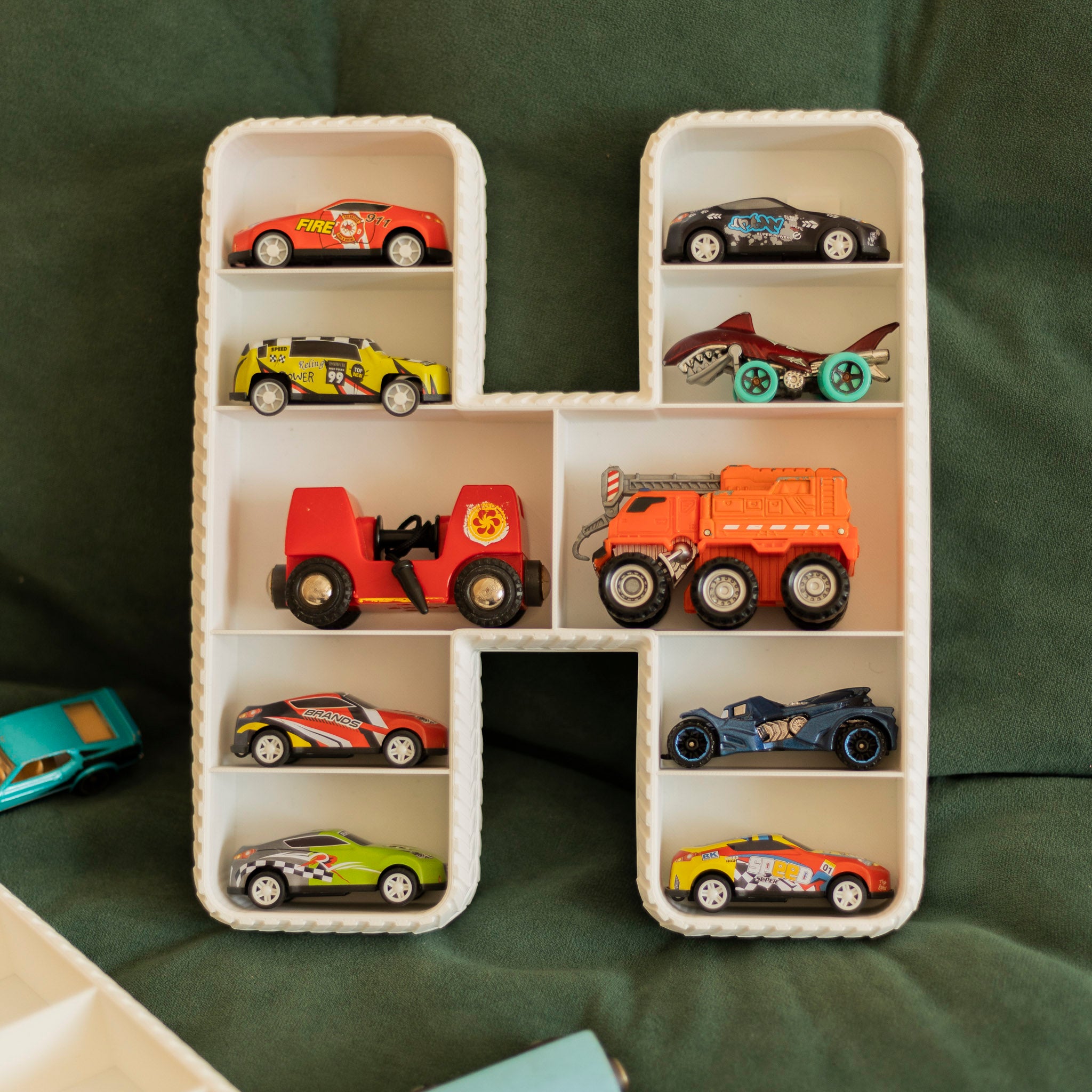 Hot Wheels car storage letters - Personalized children's parking - Custom baby boy gift